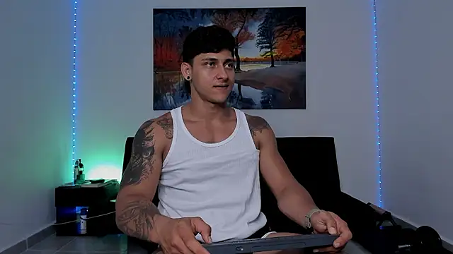 ryanwhite3 - Ryanwhite3's free webcam - UK Sex Cams