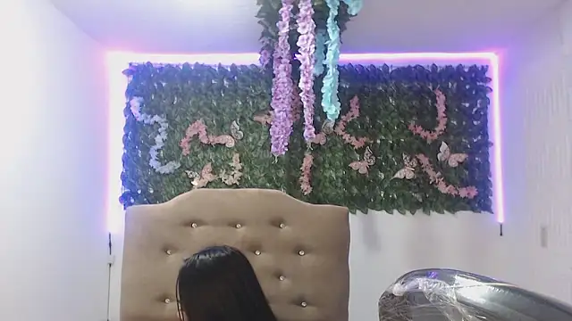 adara_cute_69 webcam