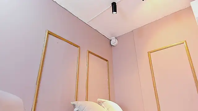 NahimiThompson webcam