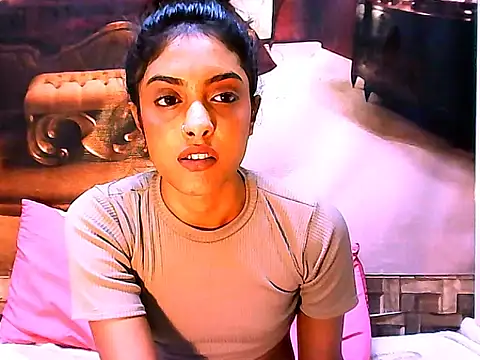 IndianPretty14u2Luv webcam