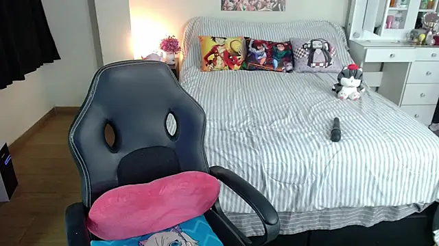 kittykat18x - Kittykat18x's free webcam