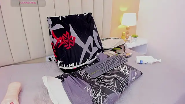 Mia_thompson_19 webcam