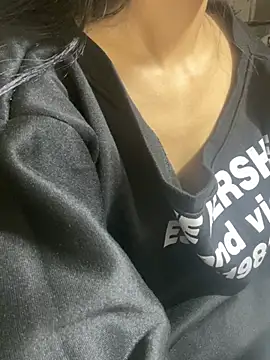 mina048 - Mina048's free webcam