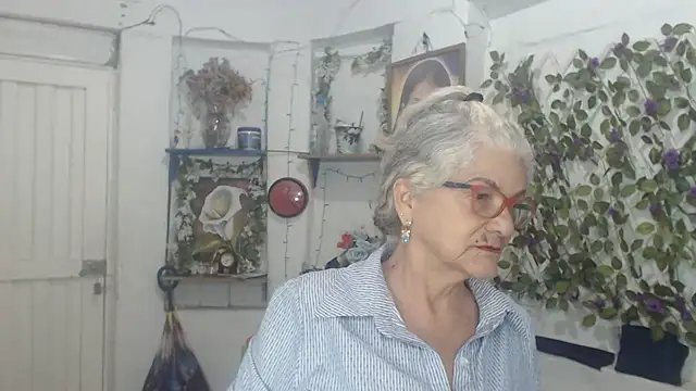 FunnyGrandma webcam