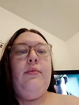 sexycurvyemilyy - Sexycurvyemilyy's free webcam - UK Sex Cams