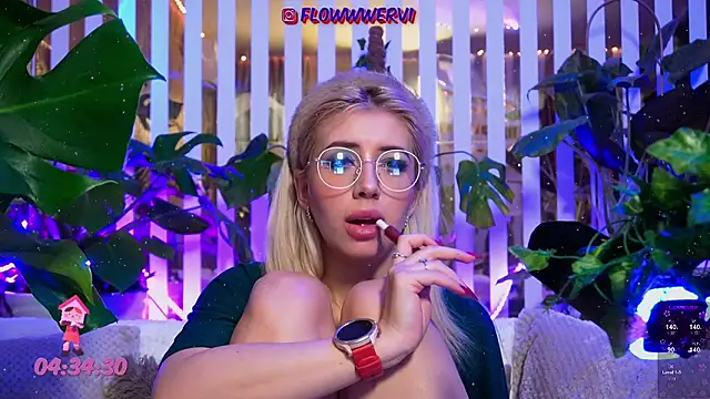 FlowweerGirl webcam