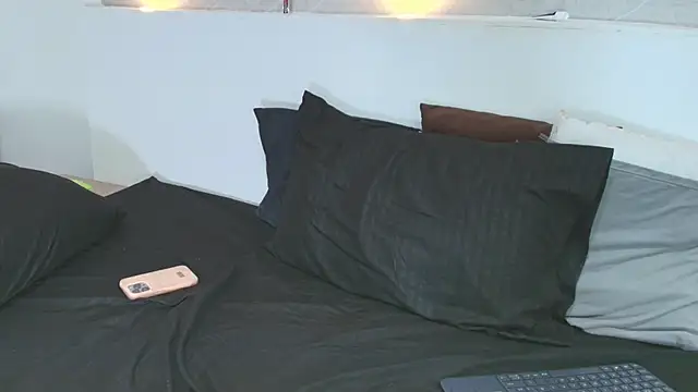 Laura_Miller1 webcam