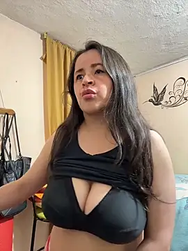 latinfemale - Latinfemale's free webcam - UK Sex Cams