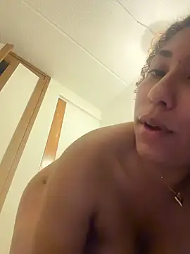 lauraltt from StripChat is Freechat