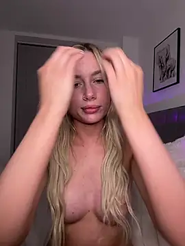 sexysaraxxoo - SexySaraxxoo's free webcam