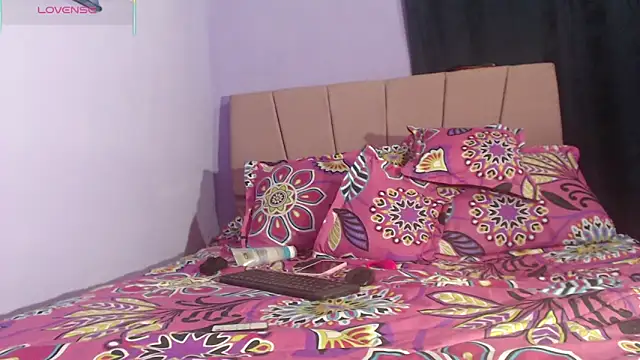 _bombom__ - _Bombom__'s free webcam