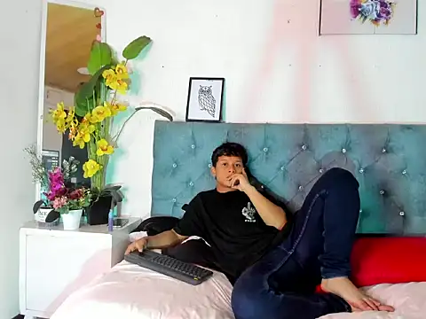 alexdumontt - AlexDuMontt's free webcam