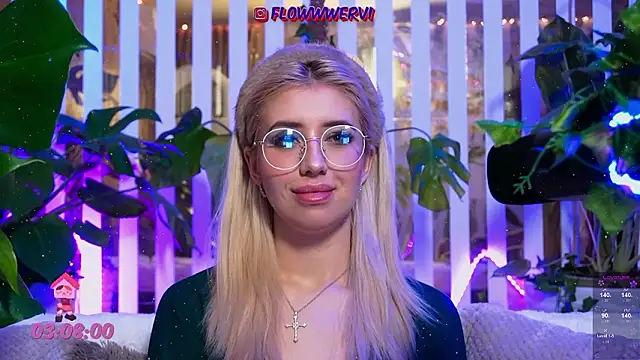 FlowweerGirl webcam