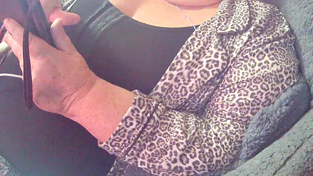 Playful_MILF_Demi webcam