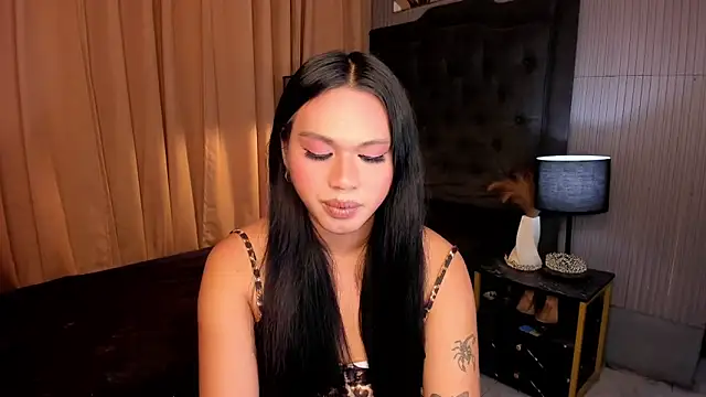 asianhugecockjulia webcam