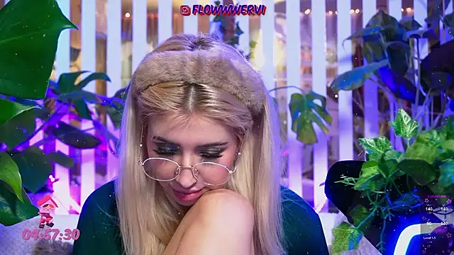 FlowweerGirl webcam