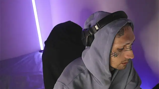 tokyohatsumoto - TokyoHatsumoto's free webcam - UK Sex Cams