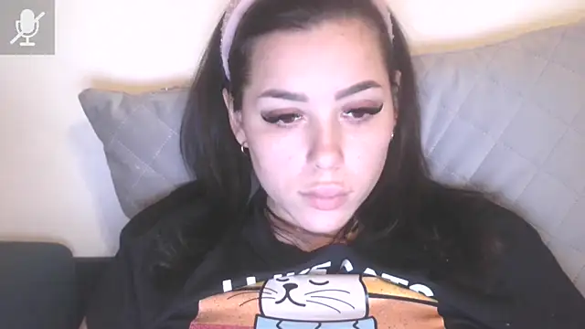 LovelyJulliette webcam