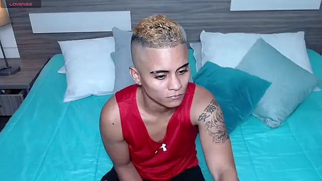 Liiamthompson webcam