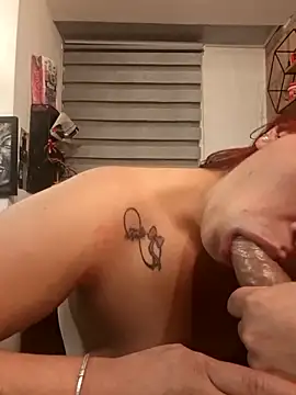 magenta_moon - Magenta_Moon's free webcam