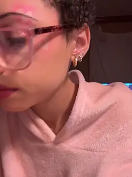 jojosbizarrelyf - Jojosbizarrelyf's free webcam