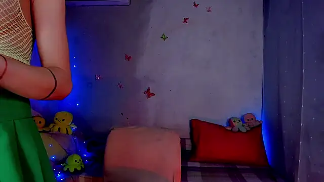 yourlizzydoll - YourLizzyDoll's free webcam