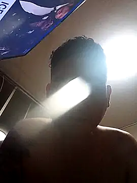 Yrresistible666 webcam