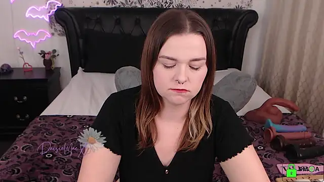 DaisieMaeXO webcam