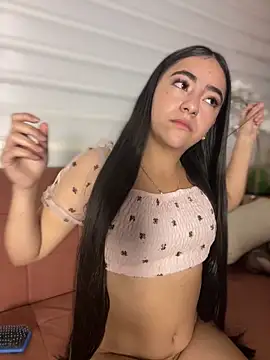 Webcam Model (AuroraJohns_Pink)  is live.Free join now!