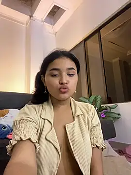 Webcam Model (ladulcemary_)  is live.Free join now!