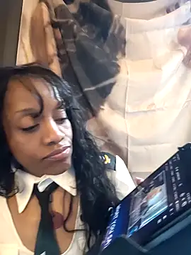 Webcam Model (NatalieGainer_goodies)  is live.Free join now!