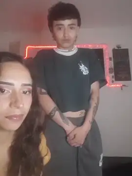 alexxaandrileyy - AlexxaAndRileyy's free webcam - UK Sex Cams