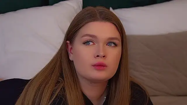 crystallyons - CrystalLyons's free webcam - UK Sex Cams