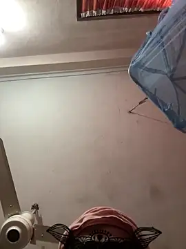 onelamalmi (Ask my age) - Panty show with cock