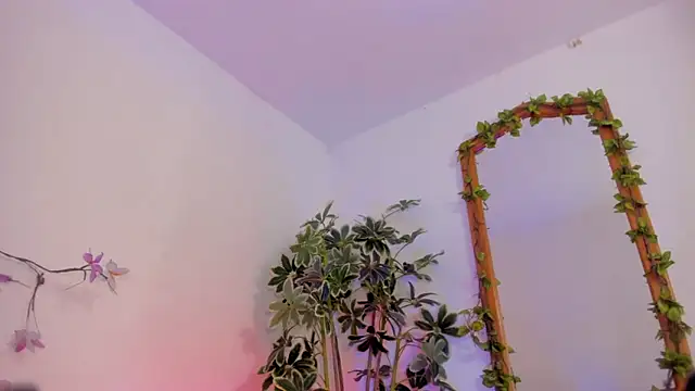 BonnieCute_'s Stripchat show and profile