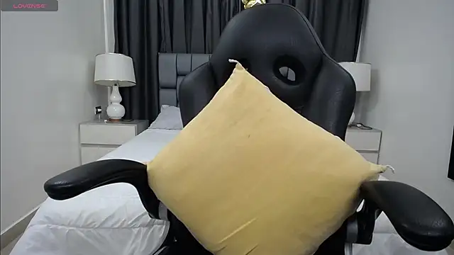 kashvi_ (F young) - SPANK ASS