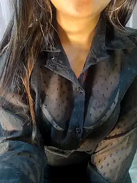 skylarmaexo_love (Ask my age) - Write your name on boobs ❤️❤️