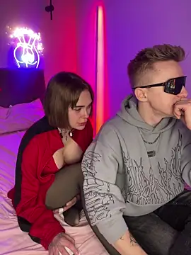 Grotesk_Couple webcam