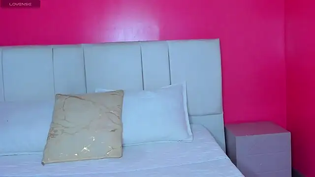 minibombom - Minibombom's free webcam