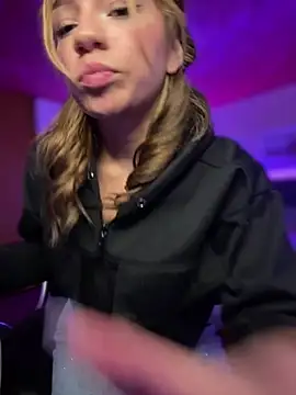 isabella18_pink - Isabella18_pink's free webcam - UK Sex Cams