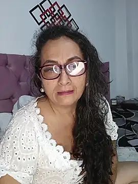 AlessandraLeroy webcam