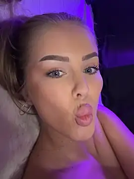 AubrieleRouj1 webcam