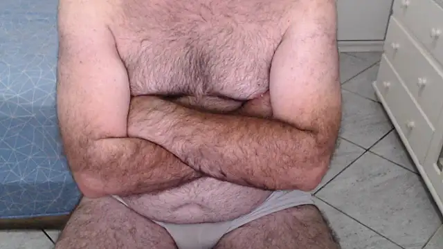 mysterbearmg (Ask my age) - CUM IN GOAL - Add Inst - Mysterbearmg