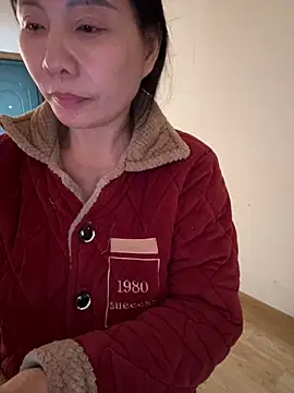 美女xiiuuff18在线直播