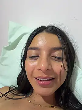 Webcam Model (violeta365)  is live.Free join now!