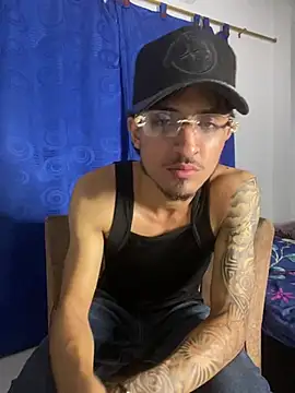 Kriss_Edwards webcam