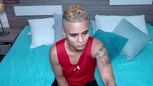 Liiamthompson webcam