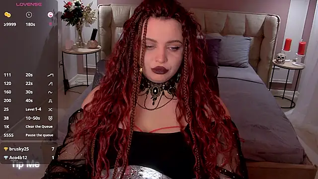 Miss_Maya_Mils webcam