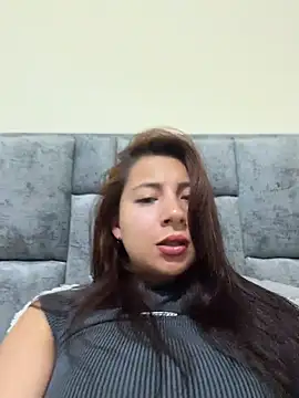 Webcam Model (Karlee_Grey1)  is live.Free join now!