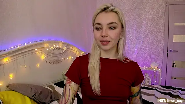 lillymoure_ - LillyMoure_'s free webcam